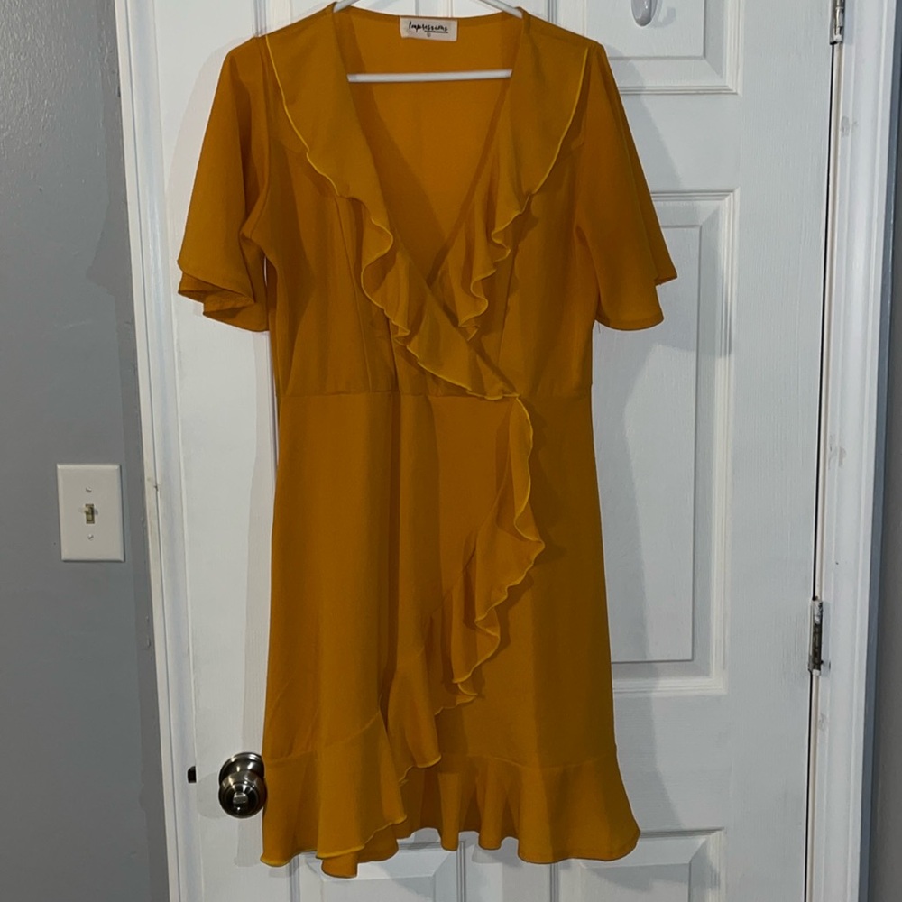 Yellow short sleeve dress
